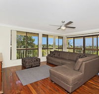 KINGSCLIFF HOLIDAY HOME on the HILL SYDS VIEW - QLD Tourism