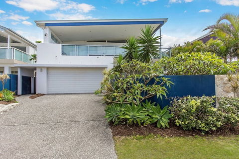 Salt Beach Holiday Home - Queensland Tourism 0