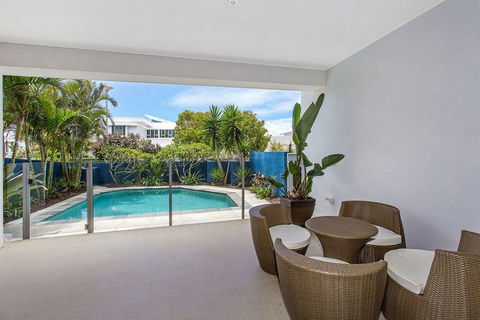 Salt Beach Holiday Home - Queensland Tourism 6