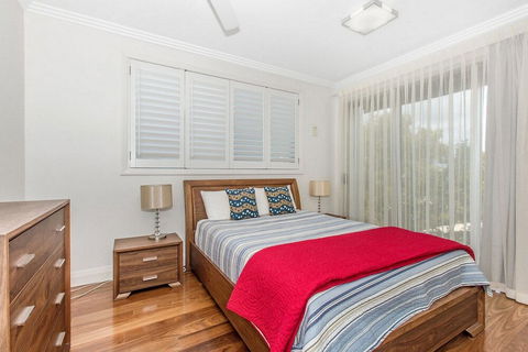 Salt Beach Holiday Home - Queensland Tourism 5