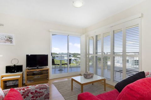 RESORT On The BEACH 6310 TOP FLOOR - Queensland Tourism 0