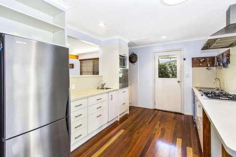 CABARITA BEACH BLISS HOLIDAY HOME On The LAKE - QLD Tourism 3