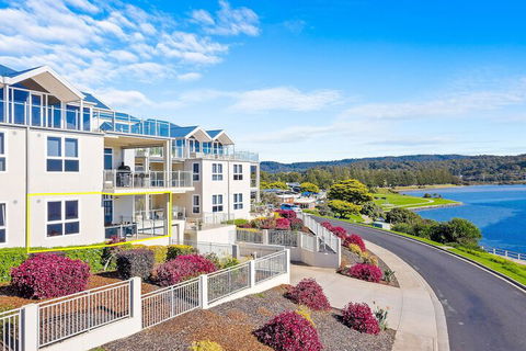 Southbound Escape At The Wharf - QLD Tourism 7