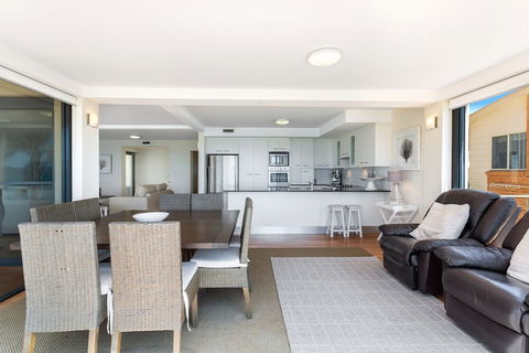 Wanda Beach Unit 2 / 197 Soldiers Point Road - QLD Tourism 3