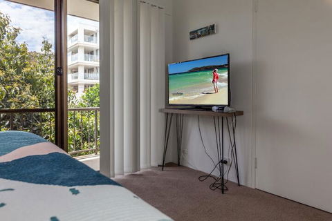 Tradewinds Unit 3 110 Victoria Parade - QLD Tourism 2