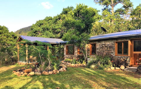 Palm Grove Rainforest Retreat - QLD Tourism 1