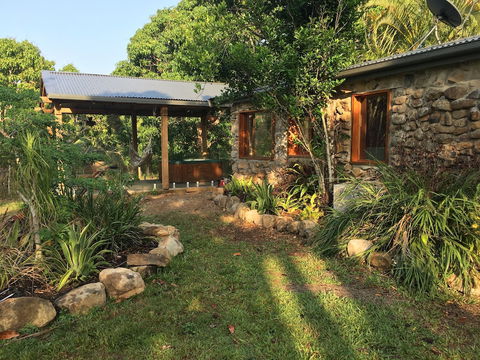 Palm Grove Rainforest Retreat - QLD Tourism 0