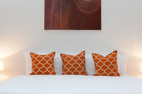 Apartments On Elsmere - QLD Tourism 1