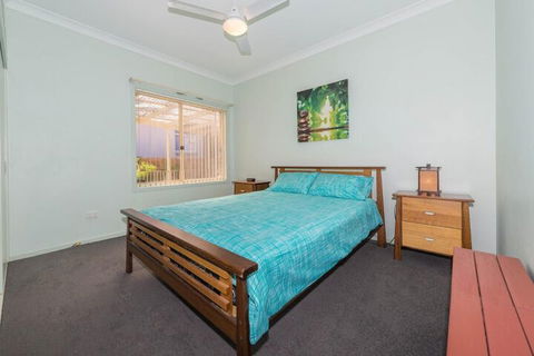 Cook St. 4 Salamander Bay - QLD Tourism 4