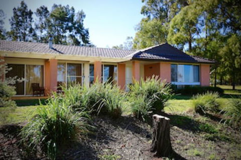 Verona Vineyard Cottage - Queensland Tourism 0
