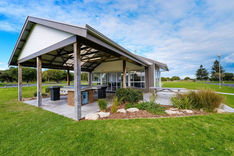 Port Elliot Holiday Park - Queensland Tourism 1