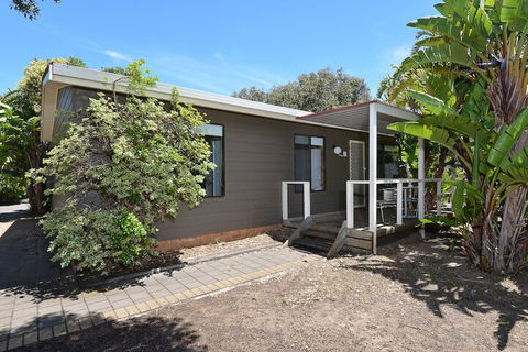 Port Elliot Holiday Park - Queensland Tourism 4