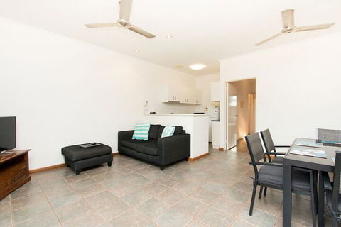 Cable Beach Apartments - Queensland Tourism 3