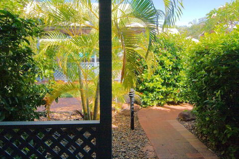 Cable Beach Apartments - Queensland Tourism 1