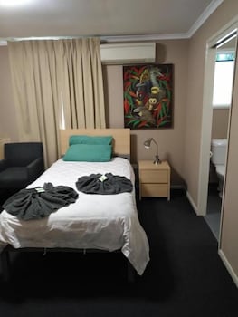 Irish Club Accommodation - Queensland Tourism 3