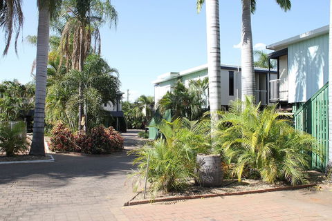 Irish Club Accommodation - Queensland Tourism 0