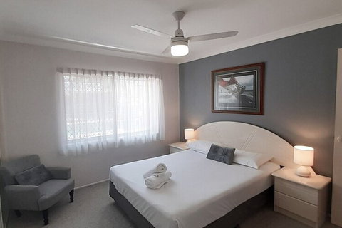 Red Star Apartments - QLD Tourism 3