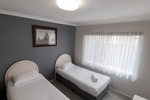 Red Star Apartments - QLD Tourism 5