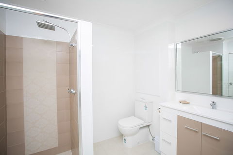 Scarborough Seaside Apartment 121 - QLD Tourism 4