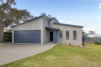 Pelican House - QLD Tourism 0