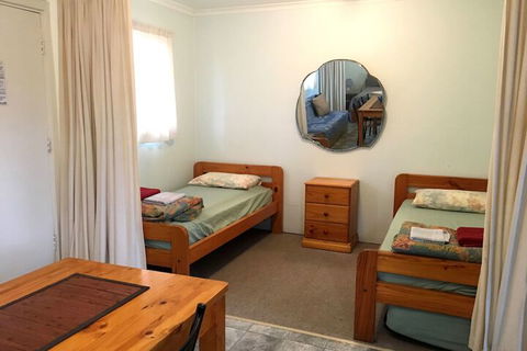 Kingscote Tourist Park And Family Units - Queensland Tourism 5