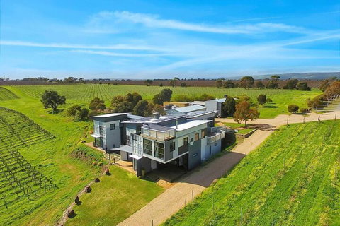 Hotel California Road Inkwell Wines - QLD Tourism 1