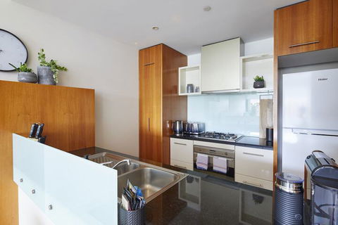 Apt Walking Distance To MCG & Epworth Hospital - Queensland Tourism 7