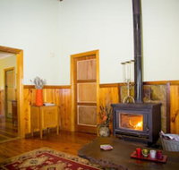 Red Tractor Retreat - Queensland Tourism