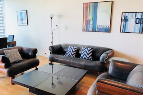 Astonishing Docklands View Deluxe Room - Queensland Tourism 0