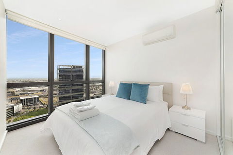 Melbourne Lifestyle Apartments - Best Views On Collins - Queensland Tourism 3
