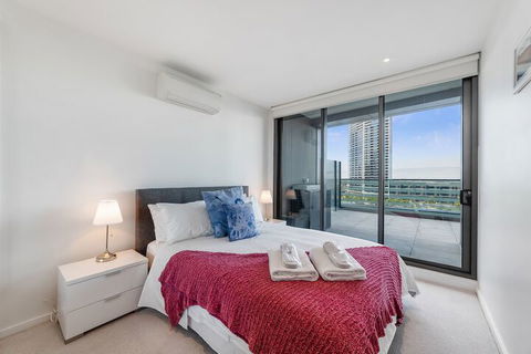 Melbourne Lifestyle Apartments - Best Views On Collins - Queensland Tourism 7