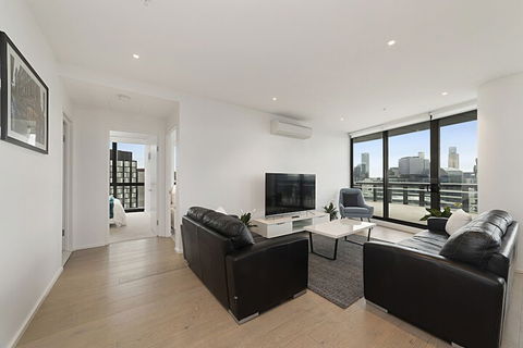 Melbourne Lifestyle Apartments - Best Views On Collins - Queensland Tourism 6