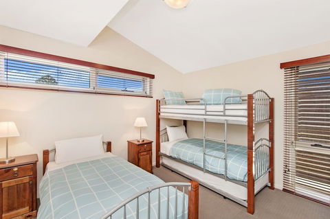 Castwood Villa 2 - Queensland Tourism 6