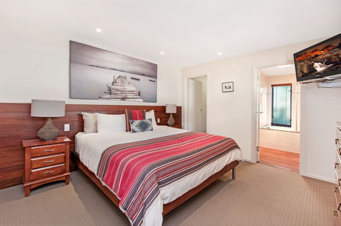 Castwood Villa 2 - Queensland Tourism 1