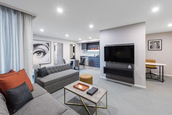 Deco Hotel - Queensland Tourism 1