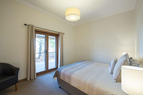 Flinders Bush Retreats - QLD Tourism 3