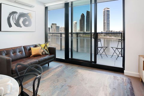 Orange Stay At Collins Wharf - Queensland Tourism 7