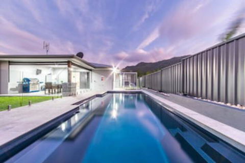 Whitsunday Sands - Cannon Valley - Queensland Tourism 0