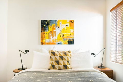 Waterfront Apartment Brimming With Inspirational Artwork - QLD Tourism 3