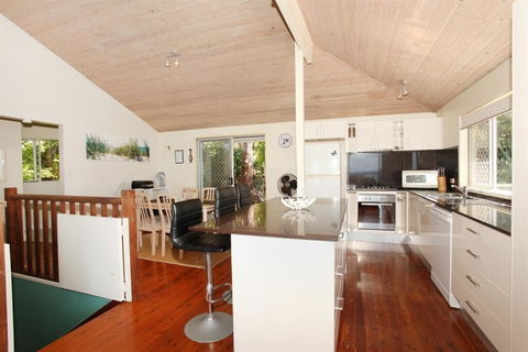 56 Millen Crt Coolum Beach Pet Friendly Linen Included - Queensland Tourism 4