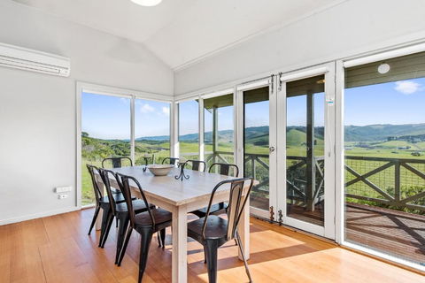 Joanna Cottage - QLD Tourism 6