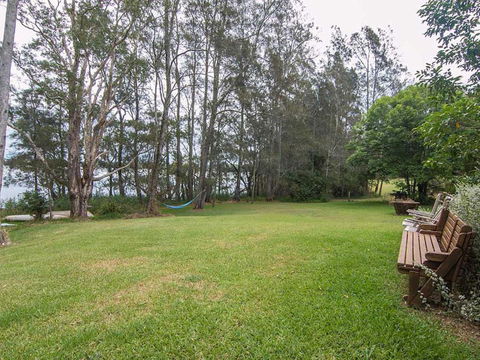 Tuppys On The Lake - Queensland Tourism 4