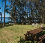Tuppys on the Lake - Queensland Tourism