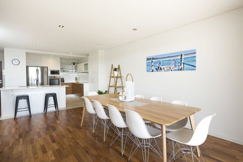 Waterline 304 - QLD Tourism 4