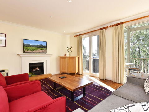 Villa 3br Chambourcin Resort Condo Located Within Cypress Lakes Resort (nothing Is More Central) - Queensland Tourism 1