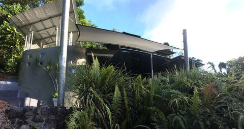 Earthship Daintree - Queensland Tourism 4