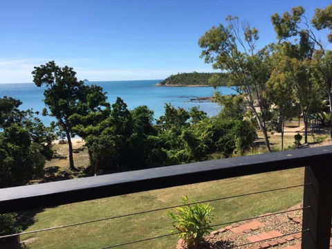 Hydeaway Retreat Beach House Hydeaway Bay - Queensland Tourism 4