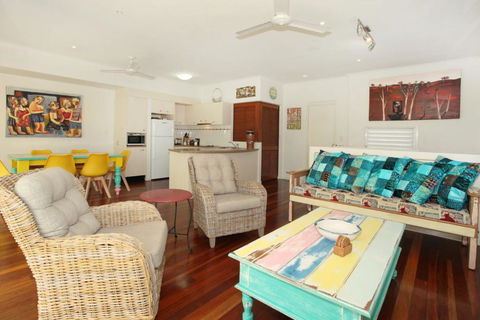 Unit 1 On The Park Coolum Beach - Queensland Tourism 7