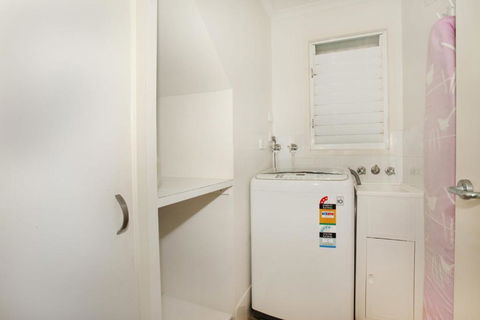 Unit 1 On The Park Coolum Beach - Queensland Tourism 3