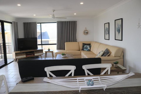 Hi Surf Unit 3 92 Head St. Forster - QLD Tourism 1